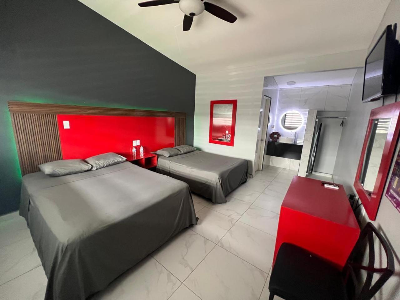 Hotel Luna Park Tijuana Extérieur photo