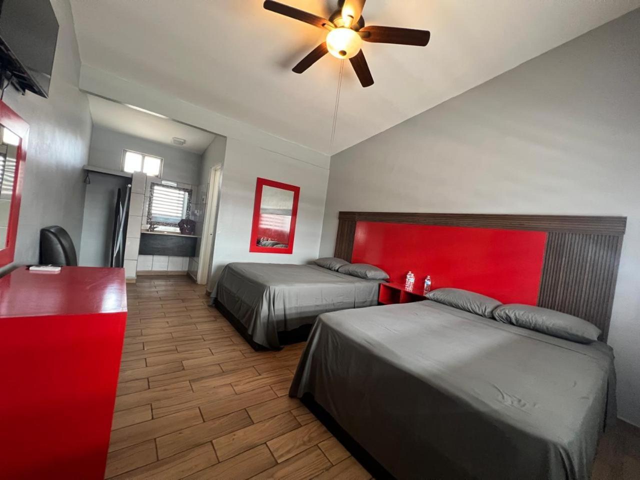 Hotel Luna Park Tijuana Extérieur photo
